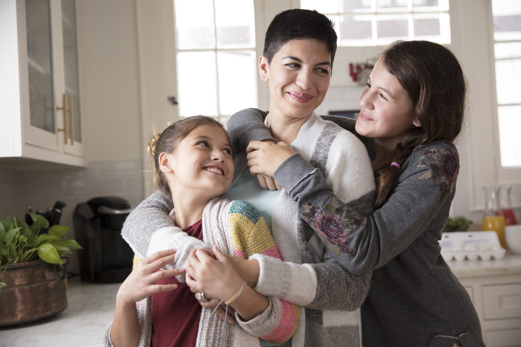 mom and daughters